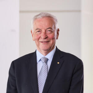 Headshot image of The Hon Robert Hill